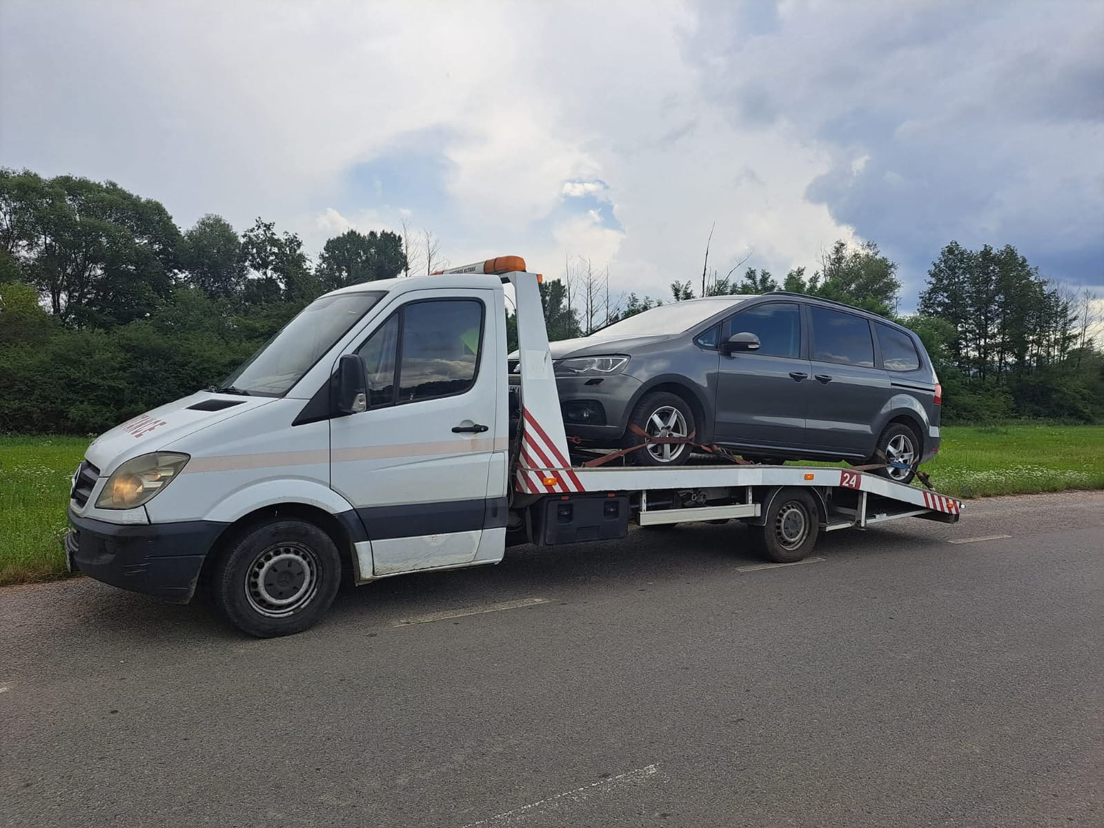 WhatsApp Image 2025-12-18 at 22.36.36 Tractari Auto Oradea